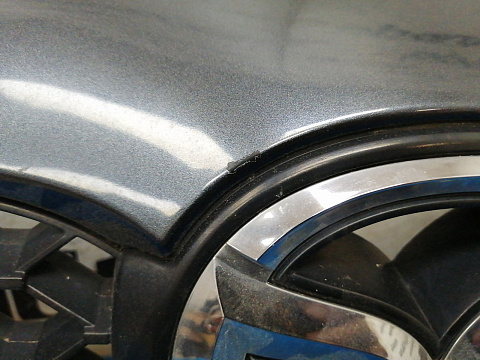 Фотография детали AA036916; Решетка радиатора (BR5S-50711) для Mazda 3 BK/БУ; Оригинал; Р0, Хорошее; (36C) Темно-серый. Фото номер 5