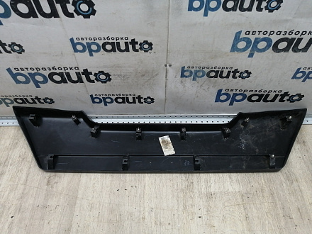 AA045057; Накладка крышки багажника нижняя, пластик (90901-JG00A) для Nissan X-Trail T31/БУ; Оригинал; Р1, Мелкий дефект; 