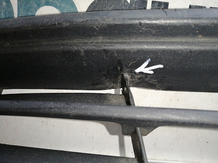 AA045281; Решетка переднего бампера (6RU853677) для Volkswagen Polo V Sedan (2010-2014)/БУ; Оригинал; Р1, Мелкий дефект; 