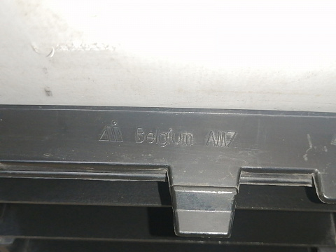 Фотография детали AA045113; Решетка переднего бампера (5K0853677) для Volkswagen Golf/БУ; Оригинал; Р1, Мелкий дефект; . Фото номер 23