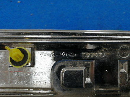 AA015807; Накладка крышки багажника верхняя хром (76801-60180) для Toyota Land Cruiser/БУ; Оригинал; Р2, Удовлетворительное; 