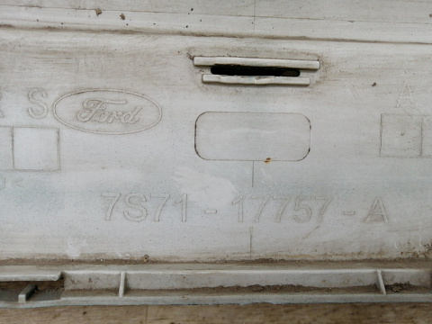 Фотография детали AA023093; Бампер передний; без паркт.; без омыват. (7S71-17757-A) для Ford Mondeo/БУ; Оригинал; Р1, Мелкий дефект; . Фото номер 16