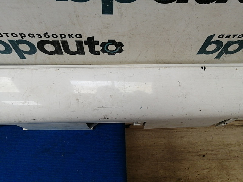 Фотография детали AA041129; Накладка порога правая, пластик (75850-33030) для Toyota Camry/БУ; Оригинал; Р1, Мелкий дефект; . Фото номер 4