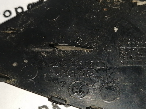 Фотография детали AA045313; Заглушка букс. крюка переднего бампера (A2128850526) для Mercedes-Benz E-klasse W212 S212/БУ; Оригинал; Р0, Хорошее; . Фото номер 5