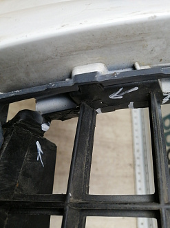 AA045519; Бампер передний; под паркт.; под омыват. (4L0 807 437 H) для Audi Q7 I рест. (2010-2015)/БУ; Оригинал; Р1, Мелкий дефект; 