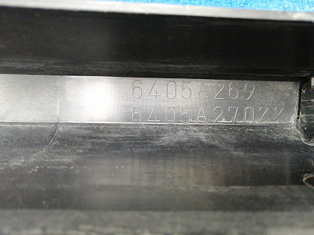 AA038737; Накладка переднего бампера центральная нижняя (6405A269) для Mitsubishi Outlander III рест.3 (2018-2023)/БУ; Оригинал; Р2, Удовлетворительное; 