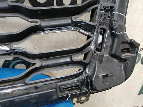 Фотография детали AA033727; Решетка радиатора (JK52-8200-BC) для Land Rover Range Rover IV рест. L405 (2017- н.в.)/БУ; Оригинал; Р2, Удовлетворительное; . Фото номер 14