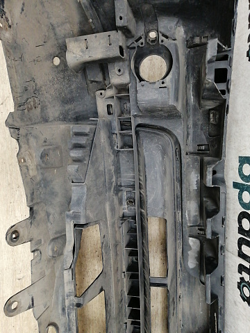Фотография детали AA033832; Бампер передний, LR015073; под паркт.; под омыват. (AH32-17D957) для Land Rover Range Rover Sport I рест. (2009 - 2013)/БУ; Оригинал; Р1, Мелкий дефект; . Фото номер 22