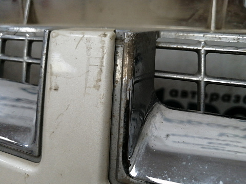 Фотография детали AA032737; Решетка радиатора (25778728) для Cadillac Escalade III (2006-2013)/БУ; Оригинал; Р2, Удовлетворительное; . Фото номер 8