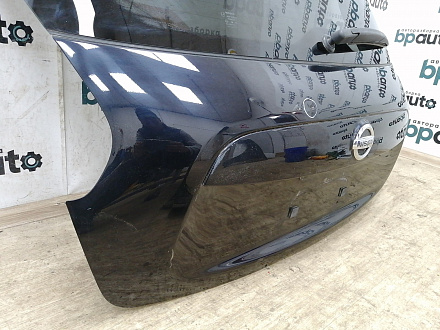 AA022350; Крышка багажника (K0100-1KAAD) для Nissan Juke/БУ; Оригинал; Р1, Мелкий дефект; B20, Темно-синий перламутр