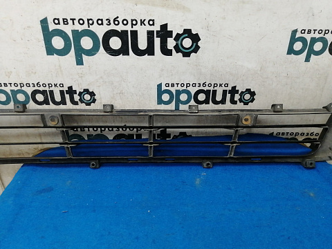 Фотография детали AA028854; Решетка переднего бампера (86561-4F500) для Hyundai Porter II (2012-2022)/БУ; Оригинал; Р1, Мелкий дефект; . Фото номер 6