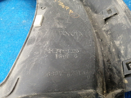 AA036031; Накладка крышки багажника верхняя левая (76804-42010) для Toyota Rav4/БУ; Оригинал; Р1, Мелкий дефект; 