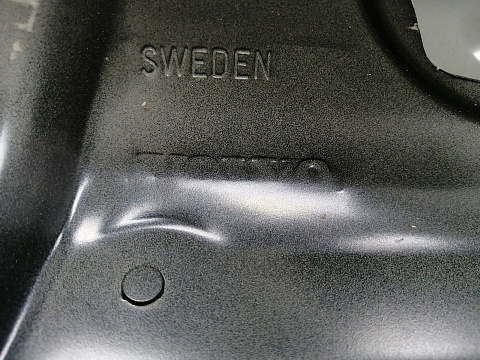 Фотография детали AA027653; Крышка багажника, алюминий для Volvo S60/БУ; Оригинал; Р1, Мелкий дефект; . Фото номер 12