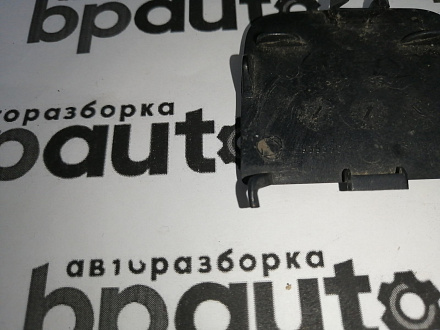 AA045026; Заглушка букс. крюка  заднего бампера (3AE807441A) для Volkswagen Passat B7 Sedan (2011- 2014)/БУ; Оригинал; Р1, Мелкий дефект; 