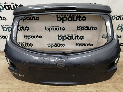 Фотография детали AA037669; Крышка багажника; без камер. (K0100BR0MA) для Nissan Qashqai/БУ; Оригинал; Р3, Под восстановление; . Фото номер 1