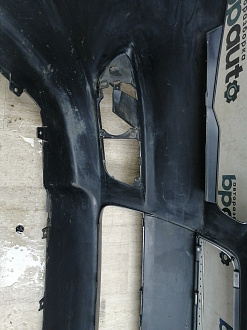 BA000250; Бампер передний, v1.5, v1.8, без отв. под расш.; без паркт.; без омыват. (6400B226229ZZ) для Mitsubishi Lancer/БУ; Оригинал; Р1, Мелкий дефект; 