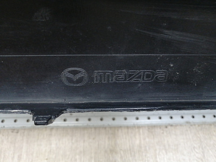 AA045911; Бампер передний; без паркт.; под омыват. (EH44-50031) для Mazda CX-7 I рест. (2009-2012)/БУ; Оригинал; Р1, Мелкий дефект; 