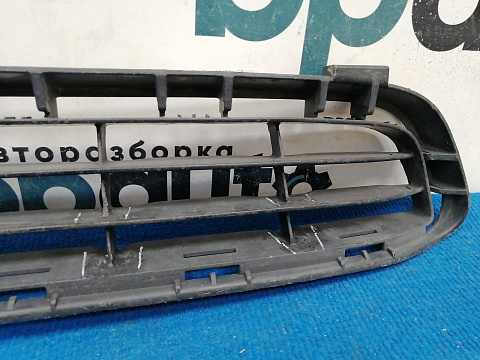 Фотография детали AA037730; Решетка переднего бампера (53112-33030) для Toyota Camry 40 (2006 — 2010)/БУ; Оригинал; Р1, Мелкий дефект; . Фото номер 2