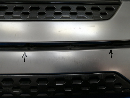 AA027387; Решетка радиатора (7450B298) для Mitsubishi Outlander III рест.3 (2018-н.в.)/БУ; Оригинал; Р1, Мелкий дефект; 