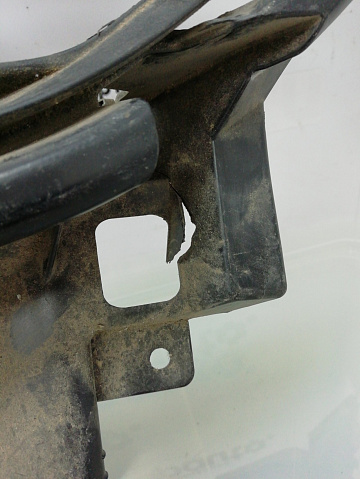 Фотография детали AA001223; Решетка переднего бампера левая под ПТФ (970 505 985 00) для Porsche Panamera I (2009-2013)/БУ; Оригинал; Р1, Мелкий дефект; . Фото номер 2