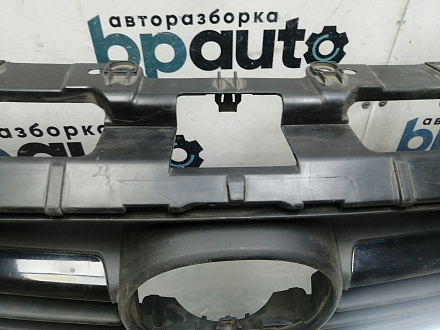 AA046349; Решетка радиатора (GHP950712) для Mazda 6 III (GJ) (2012-2015)/БУ; Оригинал; Р1, Мелкий дефект; 