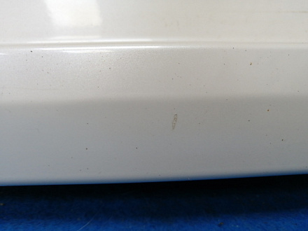 AA031418; Накладка крышки багажника (76801-60461) для Toyota Land Cruiser Prado/БУ; Оригинал; Р0, Хорошее; (070) Белый перламутр 3х. сл.