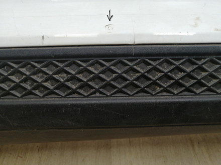 AA046063; Бампер задний; без паркт. (BM51-A17906-AGW) для Ford Focus III Hatchback (2011- 2015)/БУ; Оригинал; Р1, Мелкий дефект; 