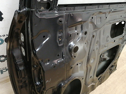AA042075; Дверь передняя правая, с отв. под молдинг (67001-60850) для Toyota Land Cruiser 200 рест.2 (2015 - 2021)/БУ; Оригинал; Р2, Удовлетворительное; 