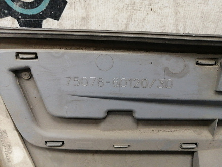 AA035601; Молдинг двери задний левый (75076-60130) для Toyota Land Cruiser 200 рест. (2012 — 2015)/БУ; Оригинал; Р1, Мелкий дефект; 