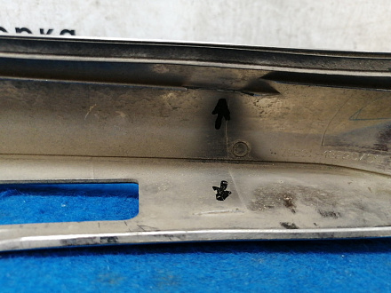 AA030942; Накладка крышки багажника; под камер. (76801-48220) для Lexus RX 450h/БУ; Оригинал; Р1, Мелкий дефект; 