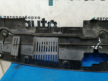 AA031577; Накладка передней панели (53295-48050) для Toyota Highlander II рест. (2010 - 2013)/БУ; Оригинал; Р1, Мелкий дефект; 