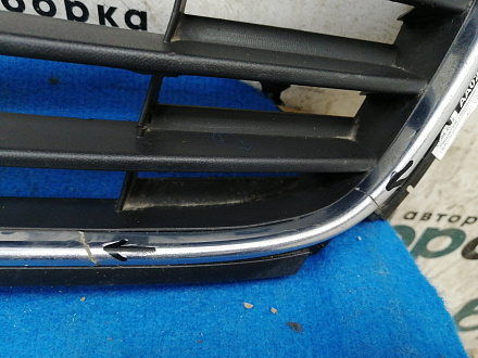 Решетка переднего бампера Фольксваген Polo V Sedan 2010-2014, б/у, фото 4