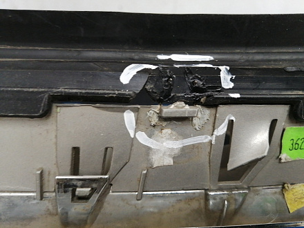 AA034175; Решетка радиатора левая (51317157687) для BMW/БУ; Оригинал; Р1, Мелкий дефект; 