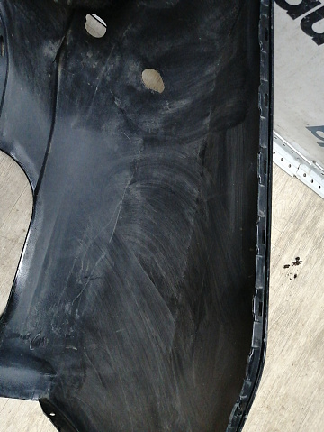 Фотография детали AA045380; Бампер задний; под паркт. (6410C779) для Mitsubishi Pajero Sport III (2015-2020)/БУ; Оригинал; Р1, Мелкий дефект; . Фото номер 9