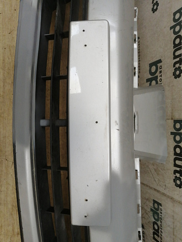 Фотография детали AA036370; Бампер передний; без паркт.; под омыват. (62022-EM00H) для Nissan Tiida/БУ; Оригинал; Р2, Удовлетворительное; . Фото номер 4