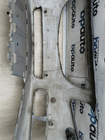 Фотография детали AA045932; Бампер передний; под паркт.; под омыват. (13288286) для Opel Insignia/БУ; Оригинал; Р2, Удовлетворительное; . Фото номер 24