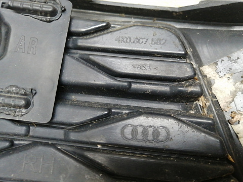 Фотография детали AA046154; Решетка переднего бампера правая; под паркт. (4K0807682) для Audi A6 C8/БУ; Оригинал; Р1, Мелкий дефект; . Фото номер 9