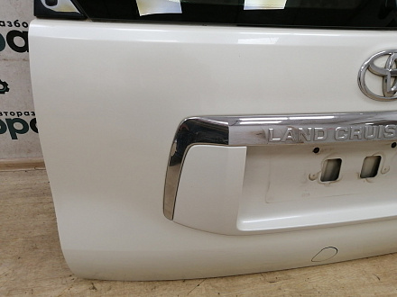 AA033860; Крышка багажника (67005-60F50) для Toyota Land Cruiser Prado 150 (2010 — 2013)/БУ; Оригинал; Р1, Мелкий дефект; (070) Белый перламутр 3х. сл.