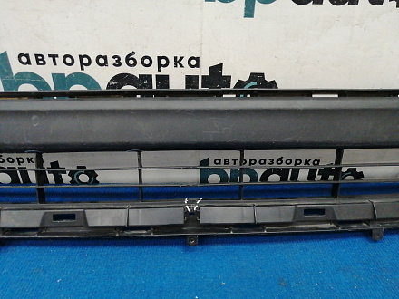 AA037764; Решетка переднего бампера (53102-48030) для Toyota Highlander II рест. (2010 - 2013)/БУ; Оригинал; Р1, Мелкий дефект; 