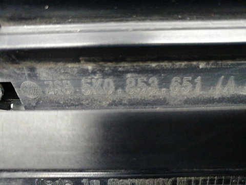 Фотография детали AA028371; Решетка радиатора (5K0853653F) для Volkswagen Golf/БУ; Оригинал; Р2, Удовлетворительное; . Фото номер 17