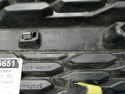 AA016651; Решетка радиатора правая (53105-42010) для Toyota Rav4 40 (2013 — 2015)/БУ; Оригинал; Р1, Мелкий дефект; 