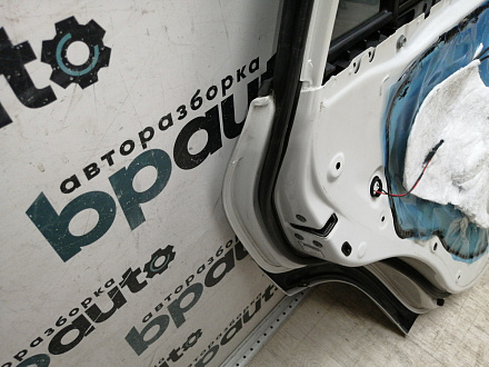 AA045294; Дверь задняя левая, под расширитель, Long (67004-42110) для Toyota Rav4/БУ; Оригинал; Р0, Хорошее; (070) Белый перламутр 3х. сл.