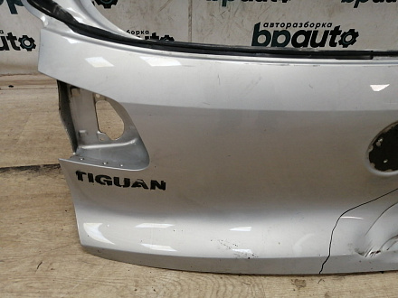 AA038824; Крышка багажника (5N0827025G) для Volkswagen Tiguan/БУ; Оригинал; Р3, Под восстановление; 