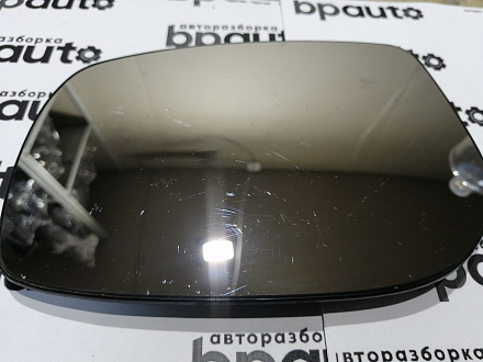 AA045096; Зеркальный элемент левый (87909-0D260) для Toyota Yaris/БУ; Оригинал; Р1, Мелкий дефект; 