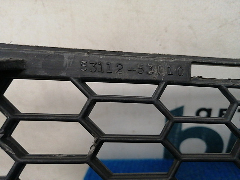 Фотография детали AA037759; Решетка переднего бампера (53112-53010) для Lexus IS II (2005 - 2008)/БУ; Оригинал; Р1, Мелкий дефект; . Фото номер 12