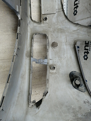 Фотография детали AA045932; Бампер передний; под паркт.; под омыват. (13288286) для Opel Insignia/БУ; Оригинал; Р2, Удовлетворительное; . Фото номер 23