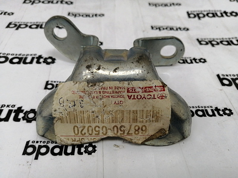 Фотография детали AA021420; Петля двери задняя правая верхняя (68750-05020) для Toyota/Нов; Оригинал; . Фото номер 1