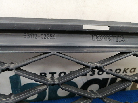 Фотография детали AA037735; Решётка переднего бампера (53112-02250) для Toyota Auris I рест. (2010- 2013)/БУ; Оригинал; Р1, Мелкий дефект; . Фото номер 11