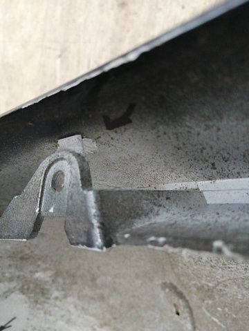 Фотография детали AA042239; Бампер задний, под хром молдинг; под паркт. (13368066) для Opel Astra J рест. HB 5D (2012 - 2015)/БУ; Оригинал; Р1, Мелкий дефект; . Фото номер 25