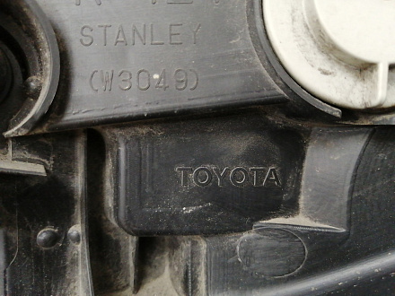AA037193; Фара светодиодная правая (81145-42690) для Toyota Rav4 40 рест. (2015 — 2019)/БУ; Оригинал; Р1, Мелкий дефект; 